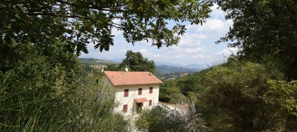 Дом с 9 комнатами в Губбио, Италия № 152013 14