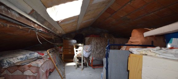 Дом с 9 комнатами в Губбио, Италия № 152013 22