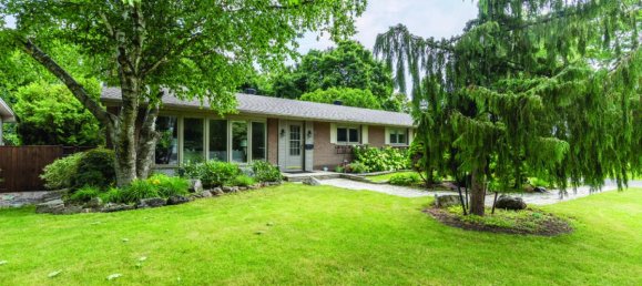 4 bedrooms House in Oakville, Canada No. 752 2