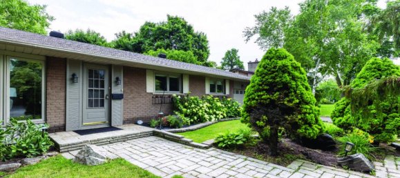 4 bedrooms House in Oakville, Canada No. 752 4