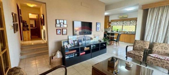 5 bedrooms Villa in Limassol, Cyprus No. 14740 9