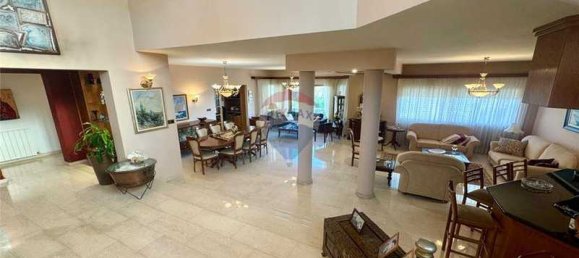 5 bedrooms Villa in Limassol, Cyprus No. 14740 10