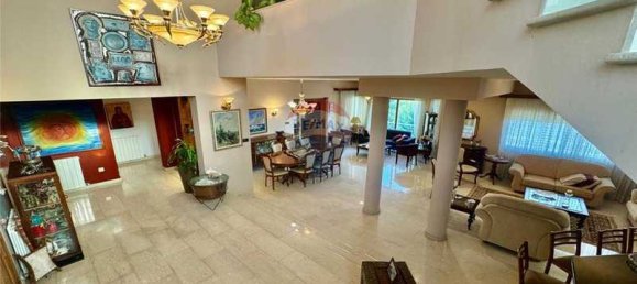 5 bedrooms Villa in Limassol, Cyprus No. 14740 11