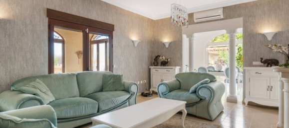 Villa de 4 dormitorios en Daya Vieja, Spain No. 8623 19