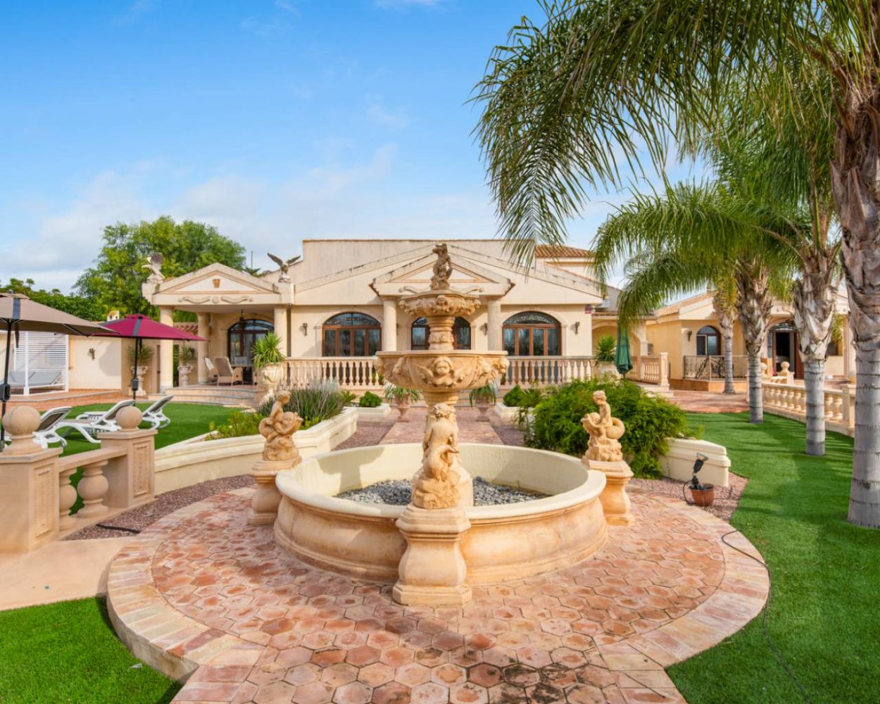 Villa de 4 dormitorios en Daya Vieja, Spain No. 8623