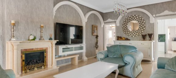 Villa de 4 dormitorios en Daya Vieja, Spain No. 8623 21