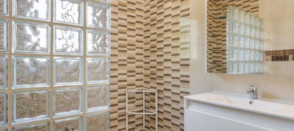 Villa de 4 dormitorios en Daya Vieja, Spain No. 8623 13