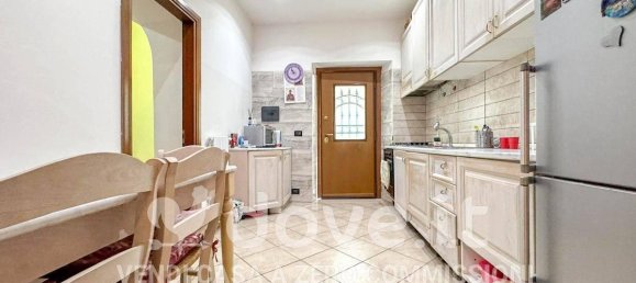 3-salle Appartement à Marino, Italy No. 28249 6