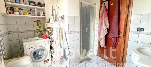 3-salle Appartement à Marino, Italy No. 28249 18