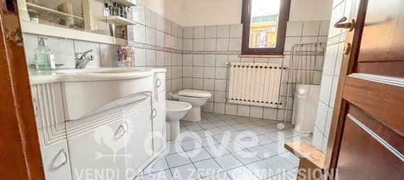 3-salle Appartement à Marino, Italy No. 28249 16