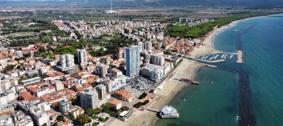 3 rooms Apartment in Follonica, Italy No. 49579 13