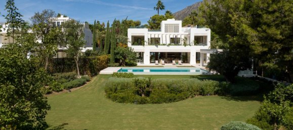 5 bedrooms House in Marbella, Spain No. 105361 9