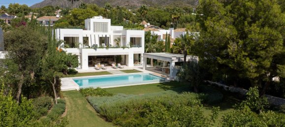 5 bedrooms House in Marbella, Spain No. 105361 7