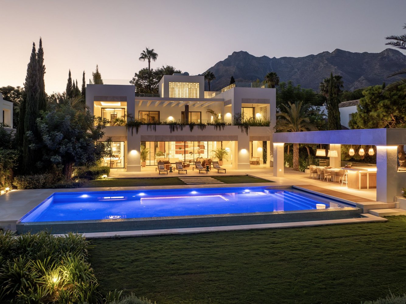 5 bedrooms House in Marbella, Spain No. 105361