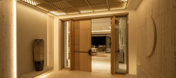 5 bedrooms House in Marbella, Spain No. 105361 10