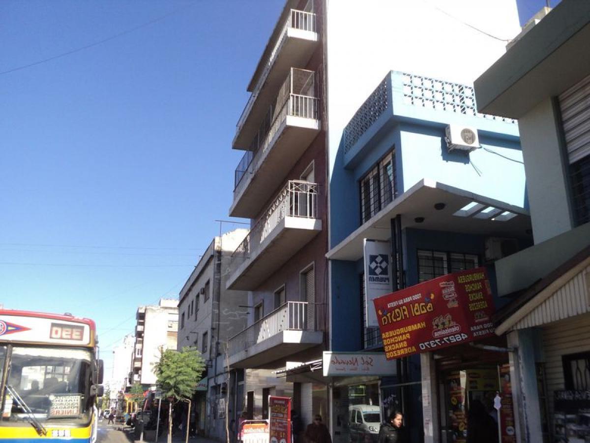 3 bedrooms Apartment in Moron, Argentina No. 3848
