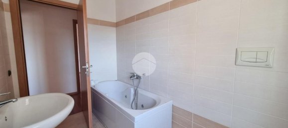 Квартира с 4 комнатами в Витербо, Италия № 278493 12