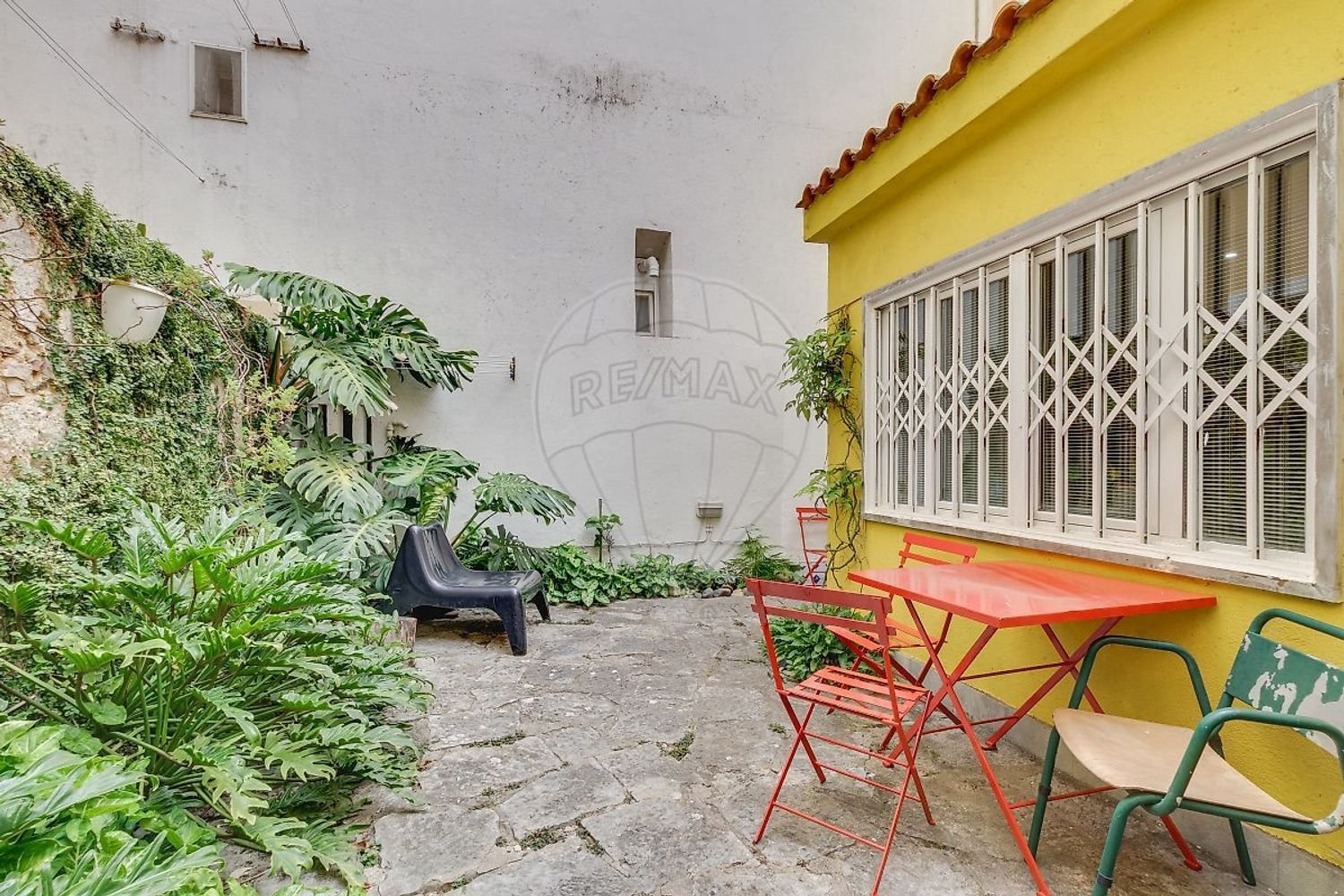 2 bedrooms Apartment in Lisbon, Portugal No. 323477