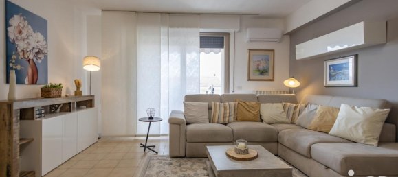 Apartamento de 5 habitaciónes en Osimo, Italy No. 37512 35