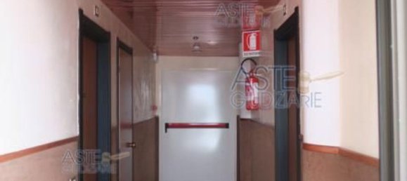 2352m² Commercial property in Fabriano, Italy No. 86912 4