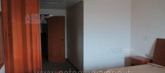 2352m² Commercial property in Fabriano, Italy No. 86912 3