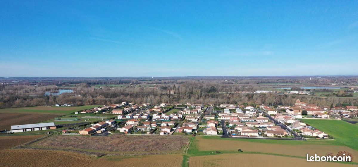 407m² Land in Capens, France No. 94910