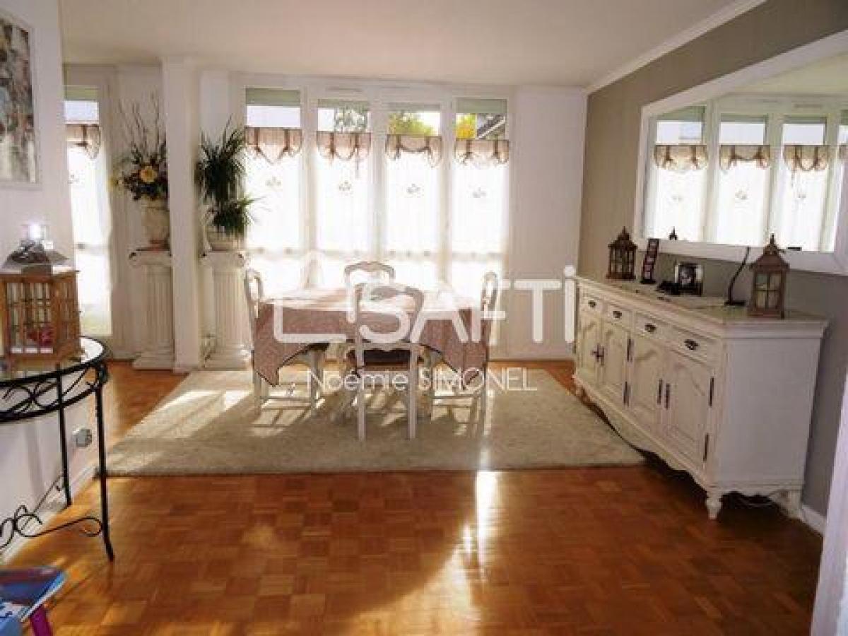 2 bedrooms Apartment in Chilly-Mazarin, France No. 33326