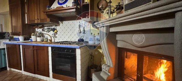 5-salle Maison à Casalduni, Italy No. 4744 43