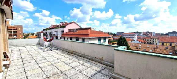 Пентхаус с 3 комнатами в Саронно, Италия № 312016 29