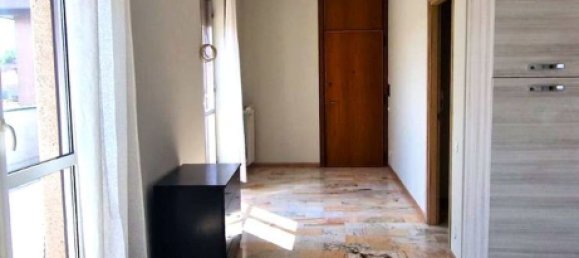 Пентхаус с 3 комнатами в Саронно, Италия № 312016 11