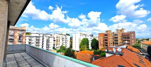 Пентхаус с 3 комнатами в Саронно, Италия № 312016 30