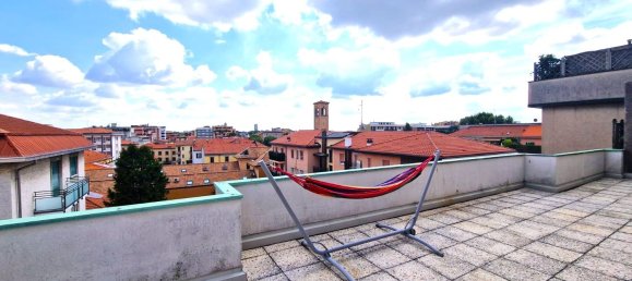 Пентхаус с 3 комнатами в Саронно, Италия № 312016 36