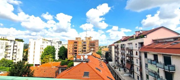 Пентхаус с 3 комнатами в Саронно, Италия № 312016 39