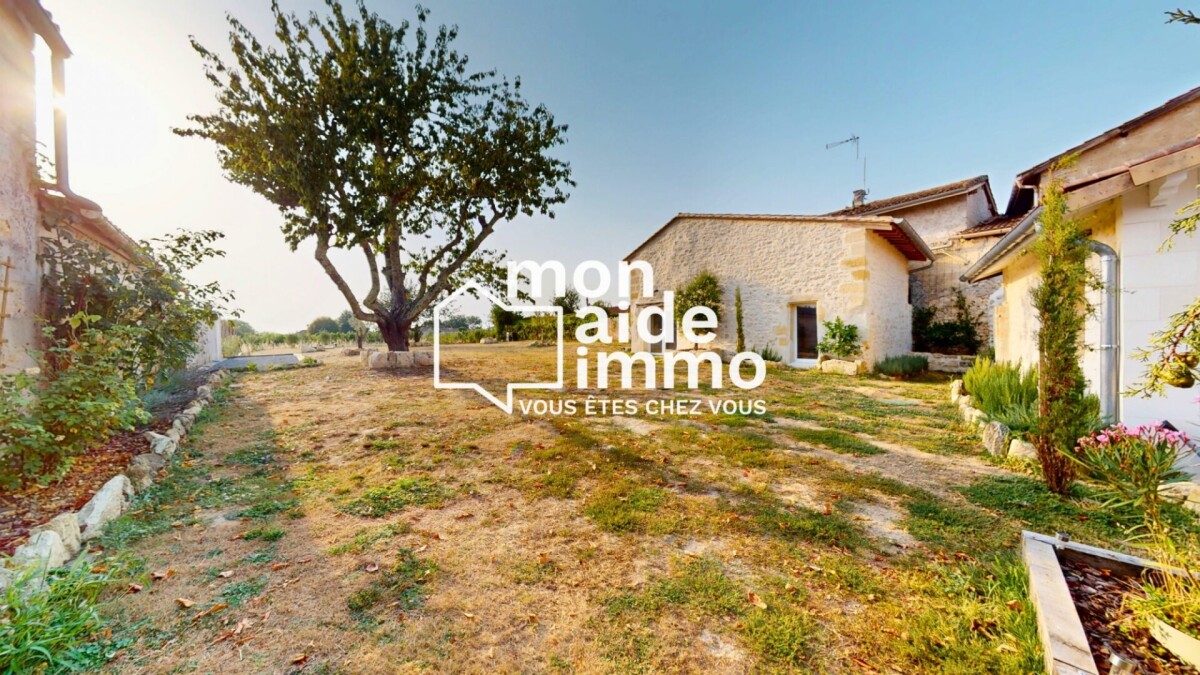 4 bedrooms House in Branne, France No. 340054