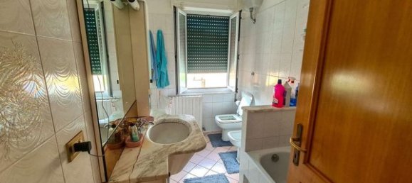 4-salle Appartement à Urbania, Italy No. 89767 8