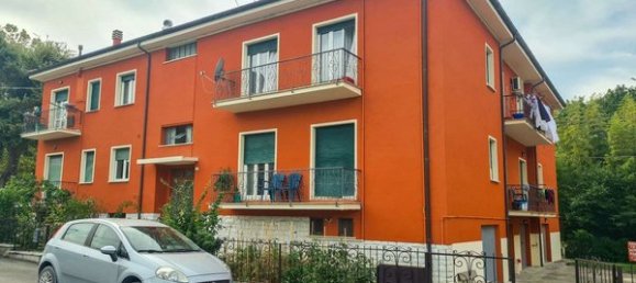 4-salle Appartement à Urbania, Italy No. 89767 6