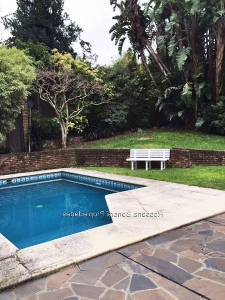 4 bedrooms House in Montevideo, Uruguay No. 9237