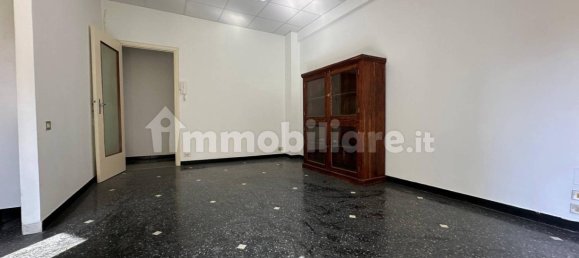 2 Schlafzimmer Wohnung in Genoa, Italy, Nr. 371167 4