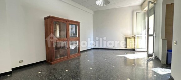 2 Schlafzimmer Wohnung in Genoa, Italy, Nr. 371167 2