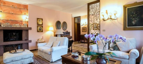5 rooms Villa in Abano Terme, Italy No. 39378 2