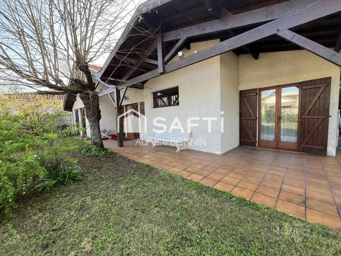 2 bedrooms House in Bordeaux, France No. 97418