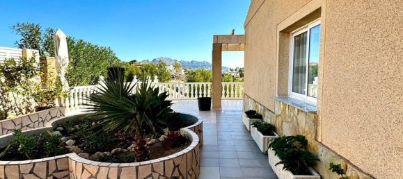 3 bedrooms House in La Nucia, Spain No. 176113 5