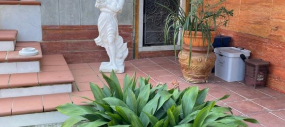 3 bedrooms House in Carrara, Italy No. 48118 16