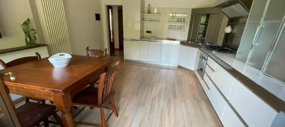 5-Zimmer Wohnung in Siena, Italy, Nr. 307557 2