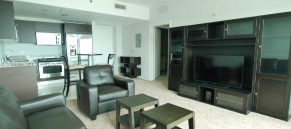 1 chambre propriété commerciale à vendre à Miami, Miami-Dade, Florida, USA № 614877 4
