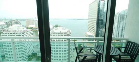 1 chambre propriété commerciale à vendre à Miami, Miami-Dade, Florida, USA № 614877 8