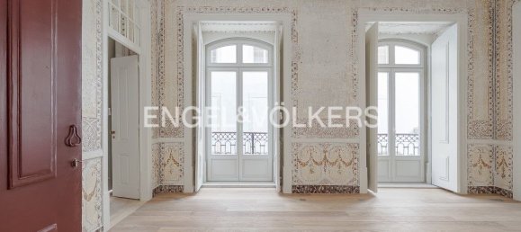 2 bedrooms Apartment in Lisbon, Portugal No. 10789 2