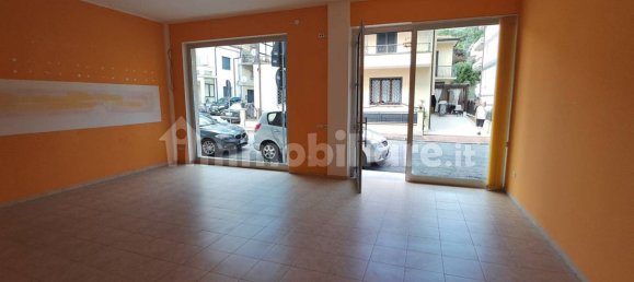 Propiedad comercial de 2 habitaciónes en Atina, Italy No. 289227 8