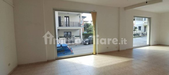 Propiedad comercial de 2 habitaciónes en Atina, Italy No. 289227 17