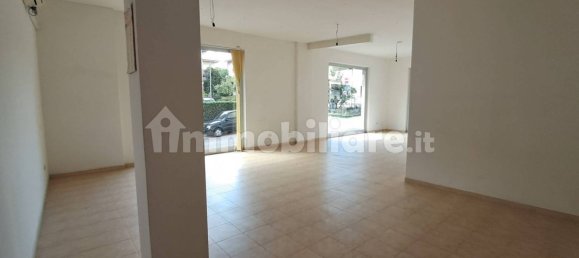 Propiedad comercial de 2 habitaciónes en Atina, Italy No. 289227 18